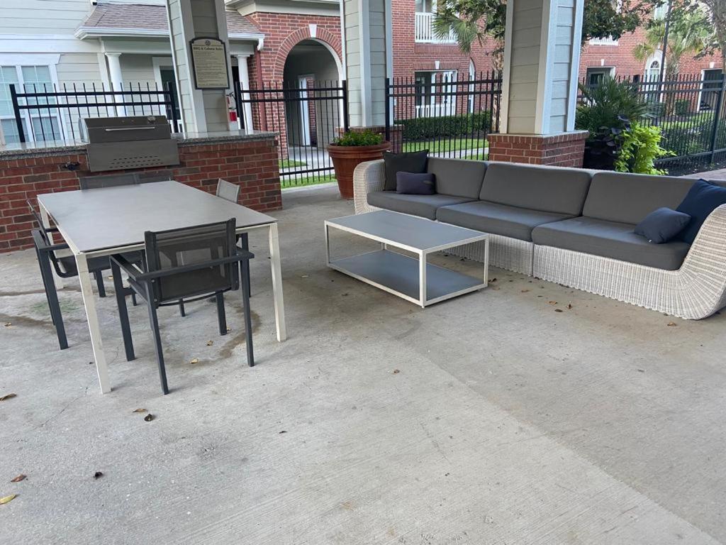 Spacious Apartments In The Woodlands, Tx Екстер'єр фото